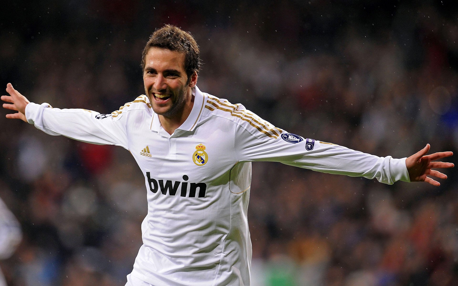 世界杯：多家电视台启动“零延迟试验” 观众抱怨邻居先喊进球将被解决